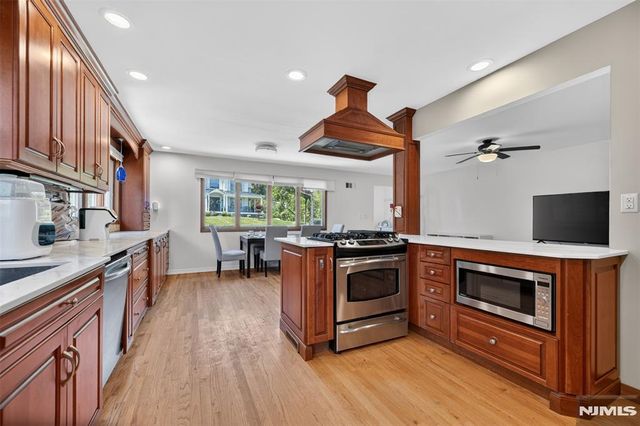 447 Van Dyke Street, Ridgewood, NJ 07450