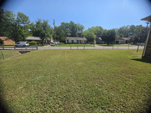 100 Shady View Dr, Hendersonville, TN 37075