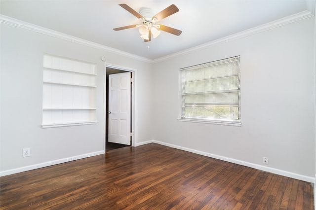 910 Reverchon Drive, Dallas, TX 75211