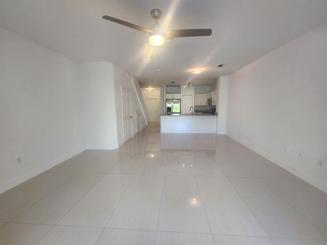 5067 SE Mariner Garden Circle, Stuart, FL 34997