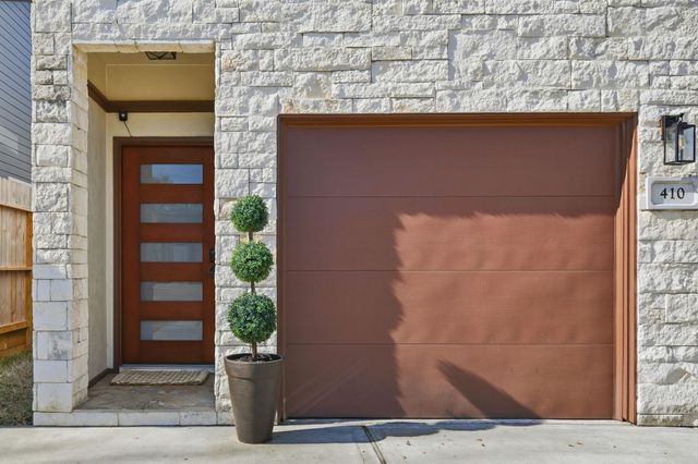 410 Peach Street, Tomball, TX 77375