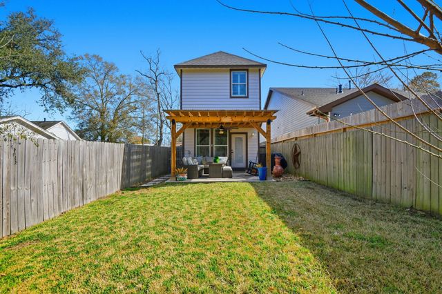 410 Peach Street, Tomball, TX 77375