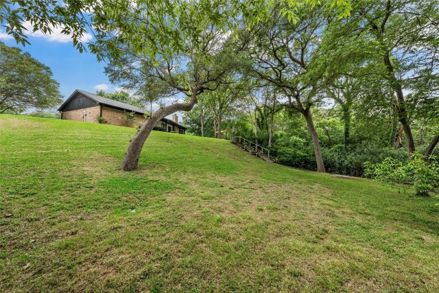 3241 Village Park Drive, Waco, TX 76708