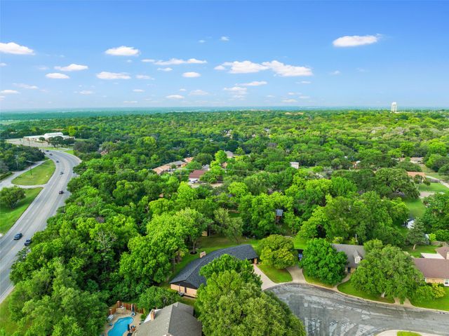 3241 Village Park Drive, Waco, TX 76708
