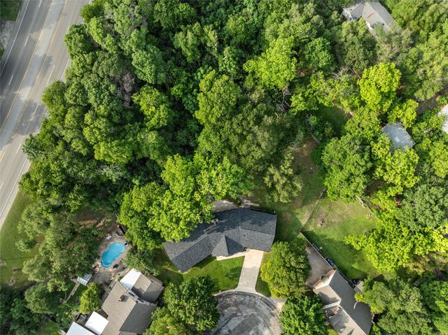 3241 Village Park Drive, Waco, TX 76708