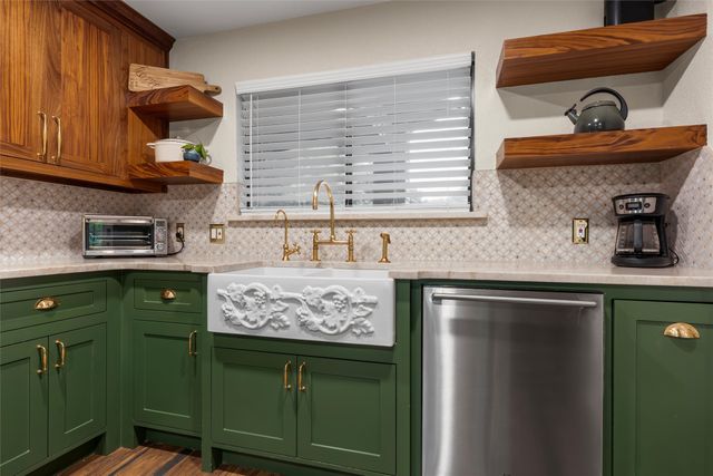 3241 Village Park Drive, Waco, TX 76708