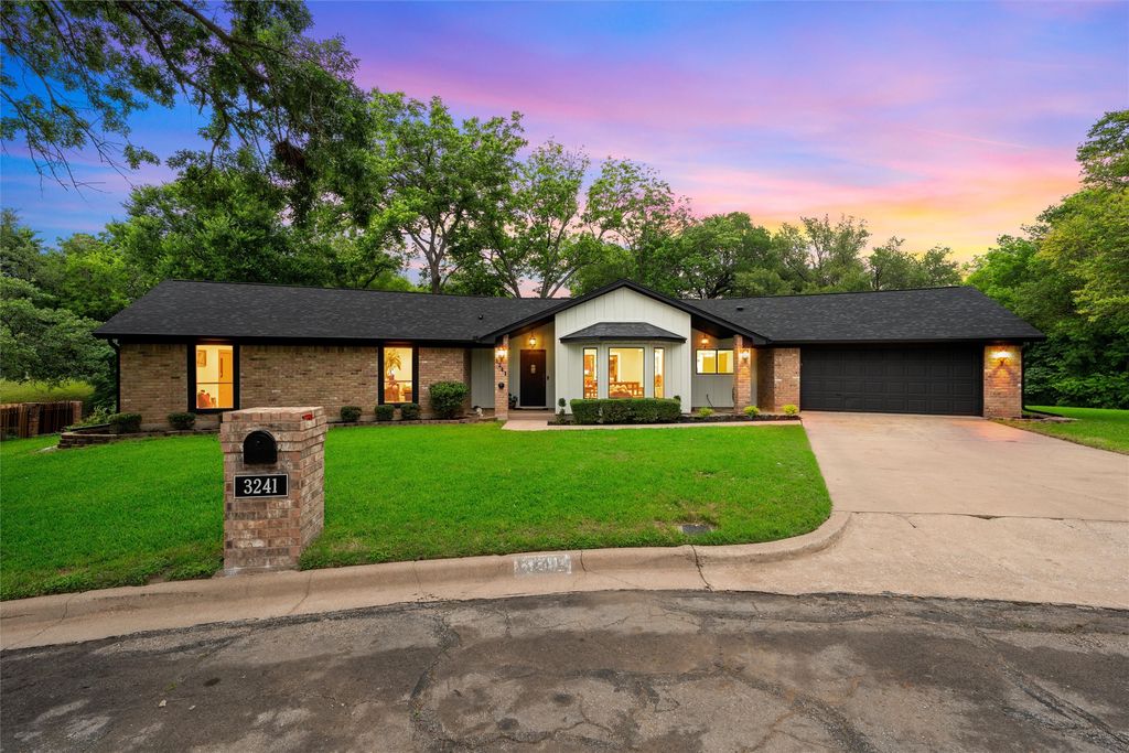 3241 Village Park Drive, Waco, TX 76708