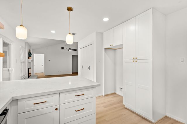 8 S Woodstock Circle Drive, The Woodlands, TX 77381