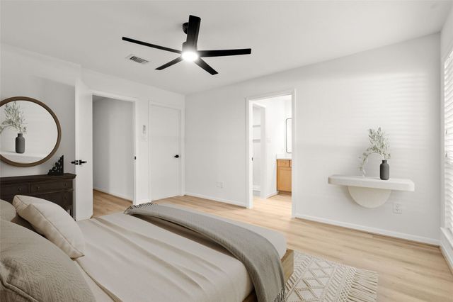 8 S Woodstock Circle Drive, The Woodlands, TX 77381