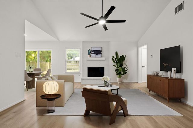 8 S Woodstock Circle Drive, The Woodlands, TX 77381