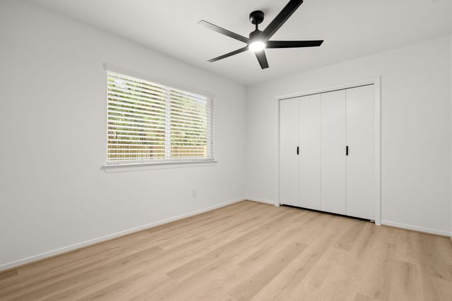 8 S Woodstock Circle Drive, The Woodlands, TX 77381