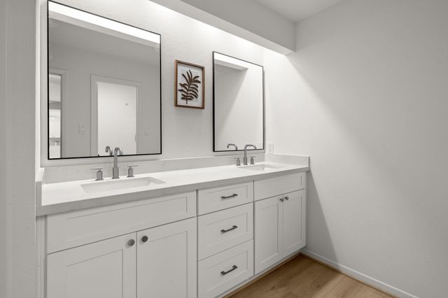 8 S Woodstock Circle Drive, The Woodlands, TX 77381