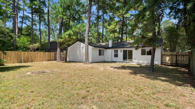 8 S Woodstock Circle Drive, The Woodlands, TX 77381