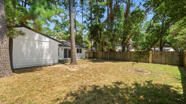 8 S Woodstock Circle Drive, The Woodlands, TX 77381