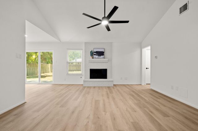 8 S Woodstock Circle Drive, The Woodlands, TX 77381