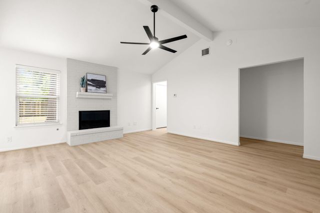 8 S Woodstock Circle Drive, The Woodlands, TX 77381