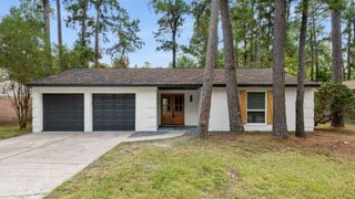 8 S Woodstock Circle Drive, The Woodlands, TX 77381