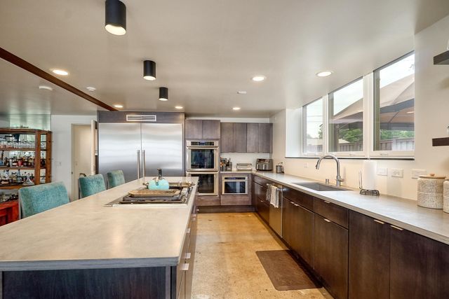 1290 Snelling Avenue N, Saint Paul, MN 55108