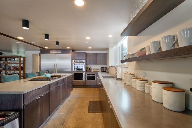 1290 Snelling Avenue N, Saint Paul, MN 55108