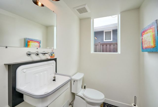 1290 Snelling Avenue N, Saint Paul, MN 55108