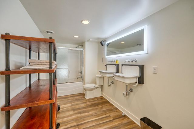 1290 Snelling Avenue N, Saint Paul, MN 55108