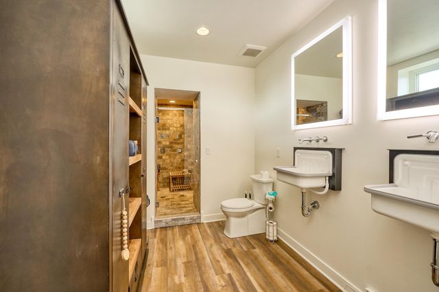 1290 Snelling Avenue N, Saint Paul, MN 55108