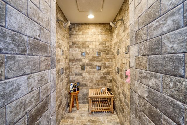 1290 Snelling Avenue N, Saint Paul, MN 55108