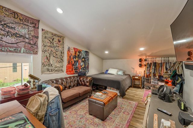 1290 Snelling Avenue N, Saint Paul, MN 55108