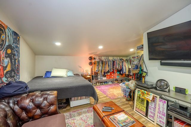 1290 Snelling Avenue N, Saint Paul, MN 55108