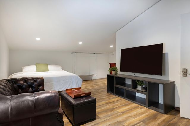 1290 Snelling Avenue N, Saint Paul, MN 55108