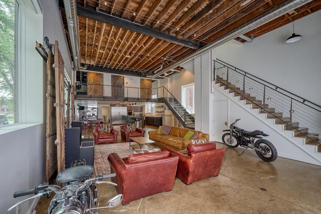 1290 Snelling Avenue N, Saint Paul, MN 55108