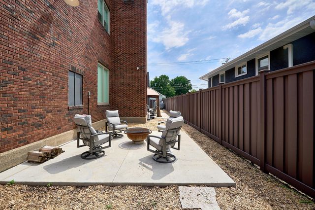 1290 Snelling Avenue N, Saint Paul, MN 55108