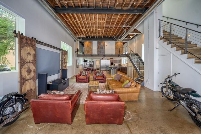 1290 Snelling Avenue N, Saint Paul, MN 55108