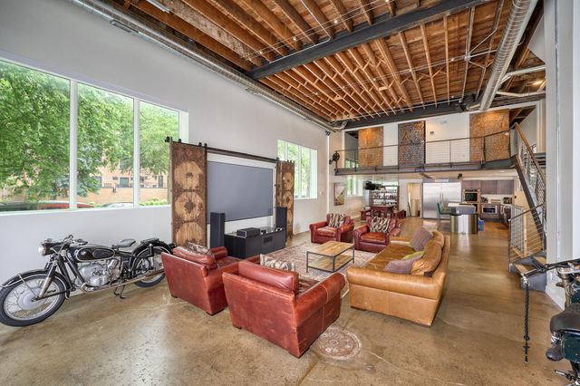 1290 Snelling Avenue N, Saint Paul, MN 55108