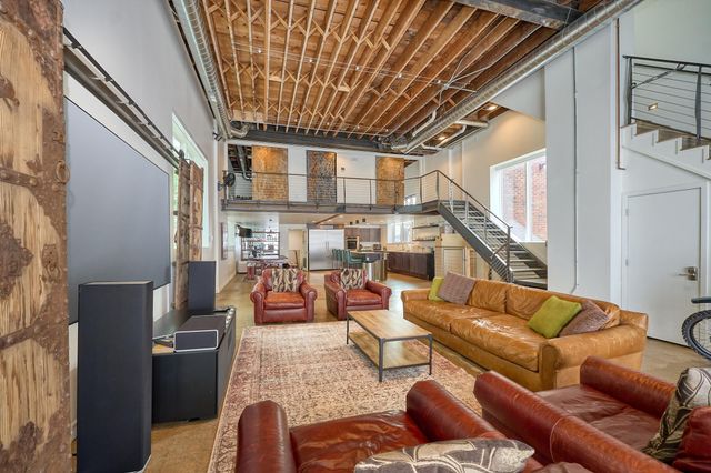 1290 Snelling Avenue N, Saint Paul, MN 55108