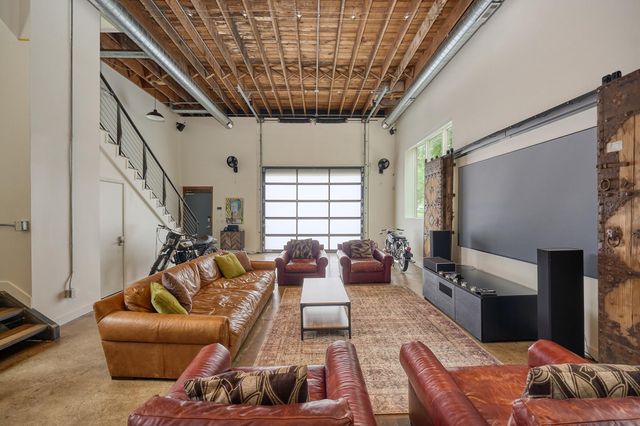 1290 Snelling Avenue N, Saint Paul, MN 55108