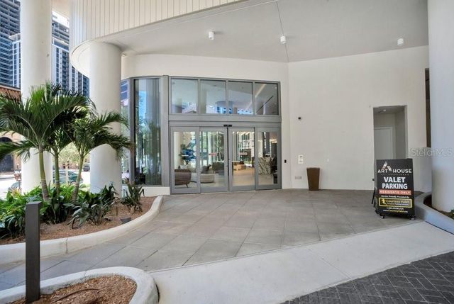 275 1ST AVENUE S 3808, St Petersburg, FL 33701