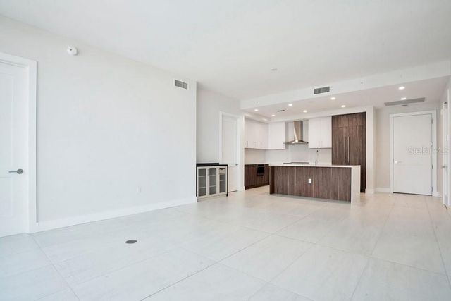 275 1ST AVENUE S 3808, St Petersburg, FL 33701