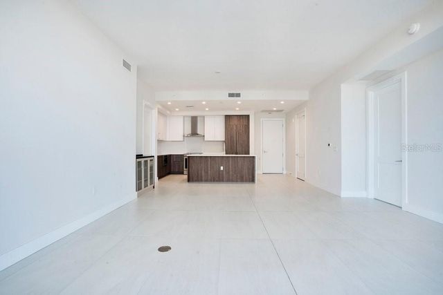 275 1ST AVENUE S 3808, St Petersburg, FL 33701