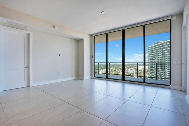 275 1ST AVENUE S 3808, St Petersburg, FL 33701