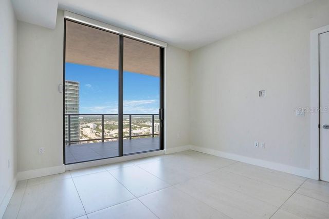 275 1ST AVENUE S 3808, St Petersburg, FL 33701