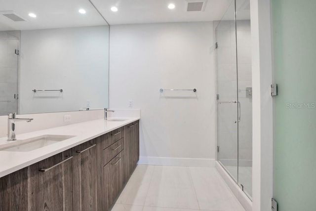 275 1ST AVENUE S 3808, St Petersburg, FL 33701