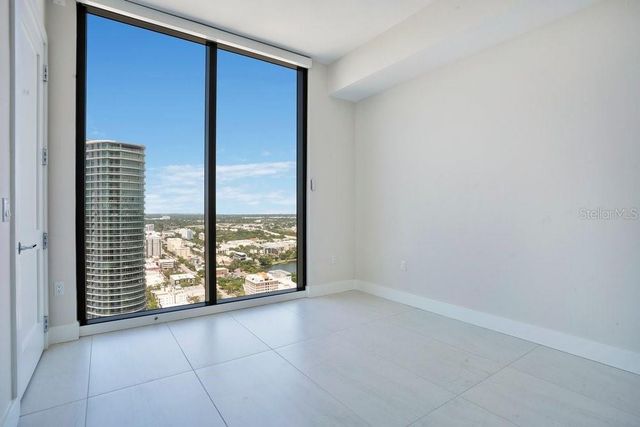 275 1ST AVENUE S 3808, St Petersburg, FL 33701