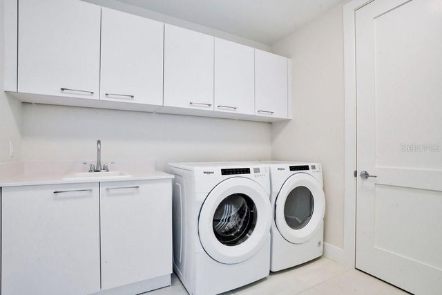 275 1ST AVENUE S 3808, St Petersburg, FL 33701