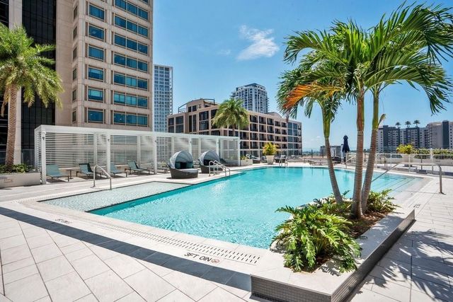 275 1ST AVENUE S 3808, St Petersburg, FL 33701