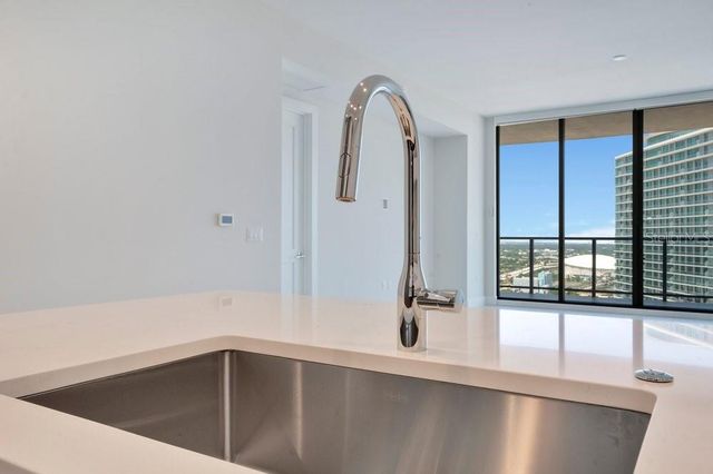 275 1ST AVENUE S 3808, St Petersburg, FL 33701