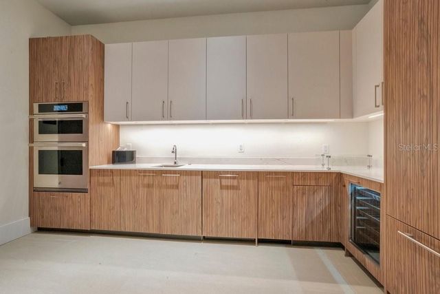 275 1ST AVENUE S 3808, St Petersburg, FL 33701