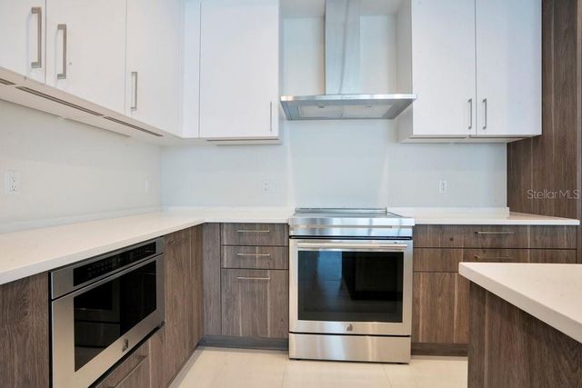 275 1ST AVENUE S 3808, St Petersburg, FL 33701