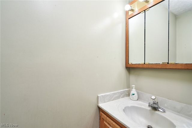 917 Proehl Drive, Barberton, OH 44203