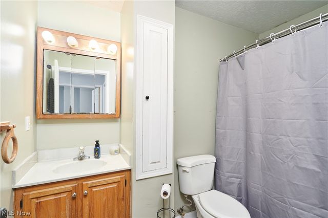 917 Proehl Drive, Barberton, OH 44203